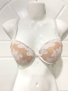 Lace Detail Bra Vera Wang