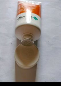 The Derma Co Hyaluronic Aqua Gel Sunscreen