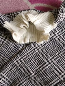 Stylish Plaid Pullover Sweater