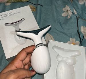 Facial  Massagar