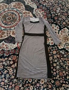 Beautiful Black And White Body Con Dress