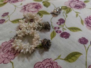 Earrings Set and Beauty Blender Make up Combo