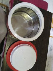 Red Colour Hot Tiffin