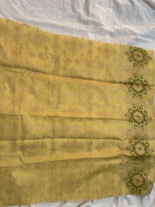👑 Golden Zari Luxe – Premium Banarasi Fabric ✨