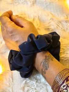 Chic dark blue Scrunchie