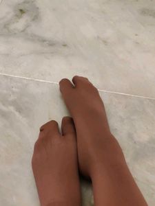 Used coralish beige Tabi Socks