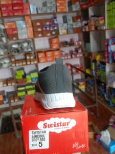Stylish Grey Swistar Sneakers
