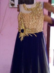 🆕🆕new Gown Neavy Color Look Good All Skin
