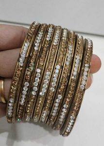Golden And White Lakh Bangle Set Of 8
