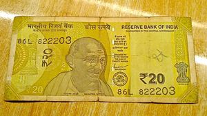 20 Rupee Note With Fancy Number 222