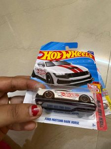 Hot Wheels Ford Mustang &amp; McLaren F1