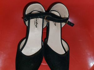Elegant Black Ankle Strap Flats