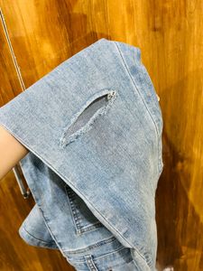 Ripped Knee Light Wash Jeans