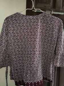 Patterned V-Neck Top