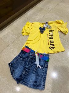 Girl's Outfit: Top & Shorts