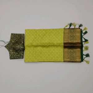 Elegant Green Saree with Blouse