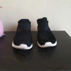 casual shoes