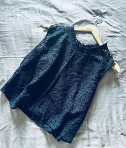 black crop top