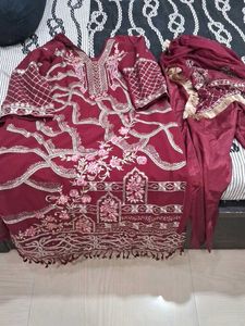 Pakistani Suit &amp;Free Gift