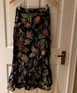 H&amp;m Ruffled Skirt