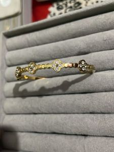 Flower Stone Bracelet