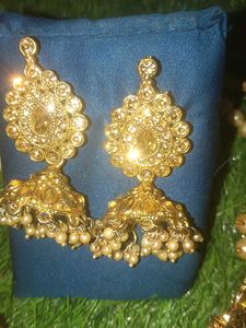 Earrings Necklaces