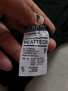 UNIQLO HEATTECH Black Tshirt