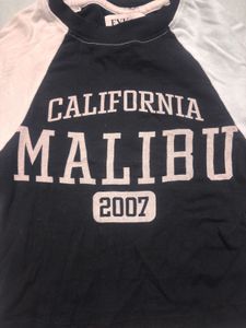 . ݁🎱˖ ࿊. ݁  black and white long crop top