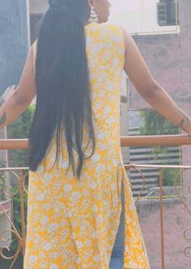 New Kurti Good Condition Yellow Kurt
