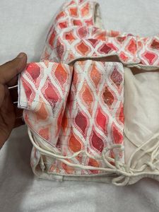 Patterned Sleeveless Blouse