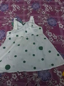 Polka Dot Girl&#39;s Dress