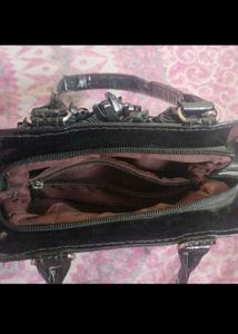 Chic Handbag Excellent Condition