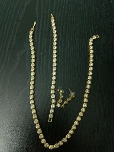 Kundan Studded Gold Necklace