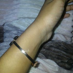 Beautiful Black Clover Bracelet With Rhinestone🖤✨