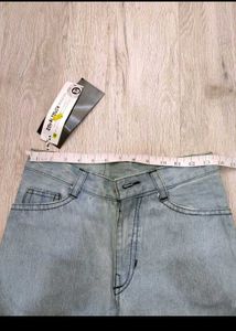 sc1653 Royal Touch Jeans size 28