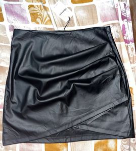 leather skirt