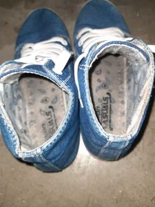 Asian Sneakers For Women