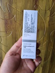 The Ordinary 10% Lactic Acid Serum 70% Left