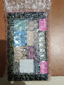 Coloressence Ultra Eyeshadow Palette