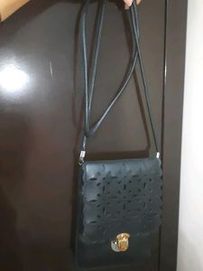 Trendy Leather Sling Bag 🖤🖤