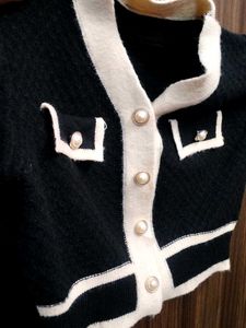 Chic Black &amp; White Cardigan