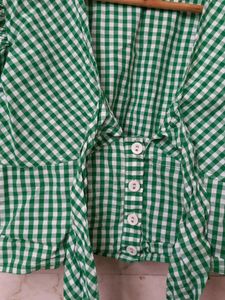 STYLE QUOTIENT CHECKED GREEN &amp; WHITE CROP TOP