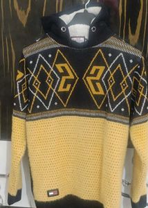 Stylish Patterned Hoodie Sweater