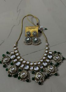 Elegant Kundan Necklace Set