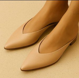 Nude Pointed Bellies