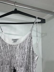H&amp;M PRINTED-LACE DETAIL TOP