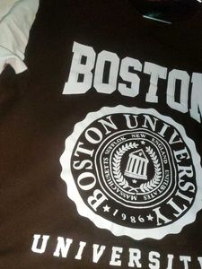 Boston University t-shirt, &amp; Is Unisex