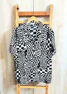 Black &amp; White Printed Shirt Size-44