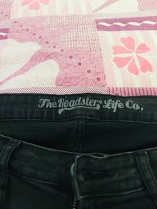 Roadster Black Straight Fit Light Frayed Edge Stretchable Jeans