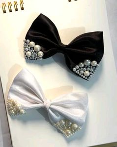 Pearl Embellished Bow Hair Clips